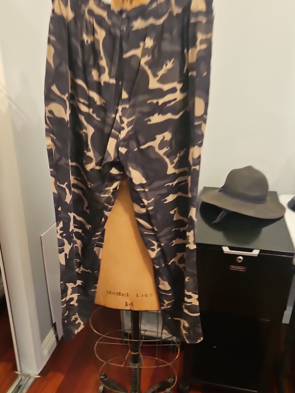 Shinestar Black, Green and Tan Camo Capri